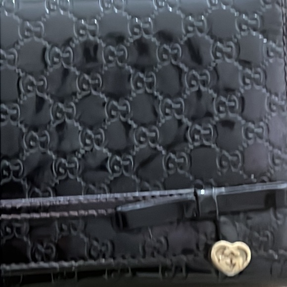Authenticated Gucci Guccissima chained wallet - Picture 3 of 15